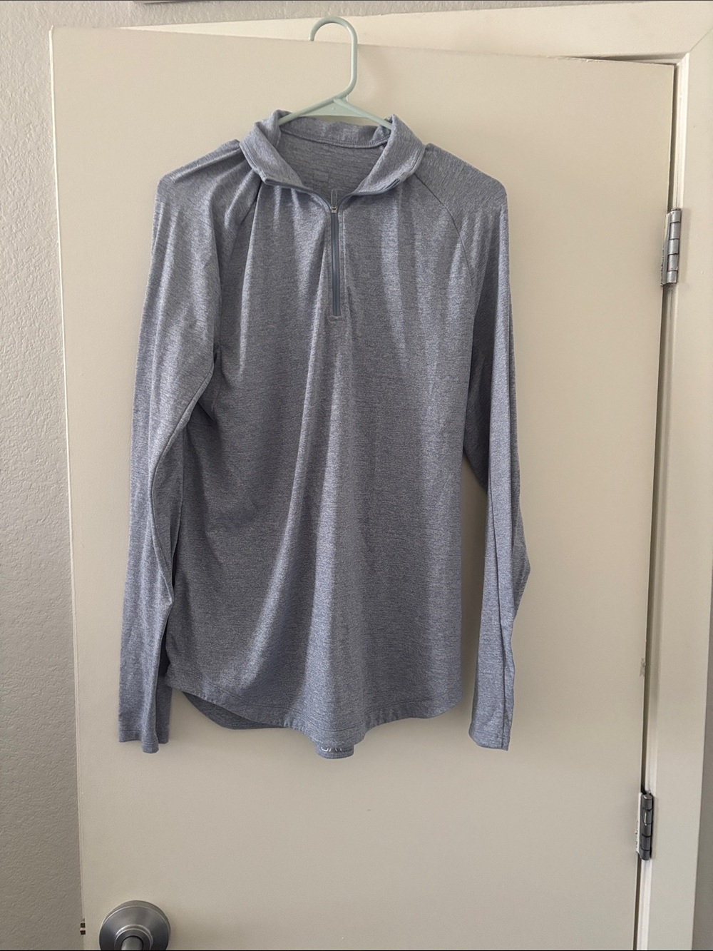 Men's Lululemon M Lightweight Long-Sleeve Quarter-Zip Shirt - Light Blue/Gray